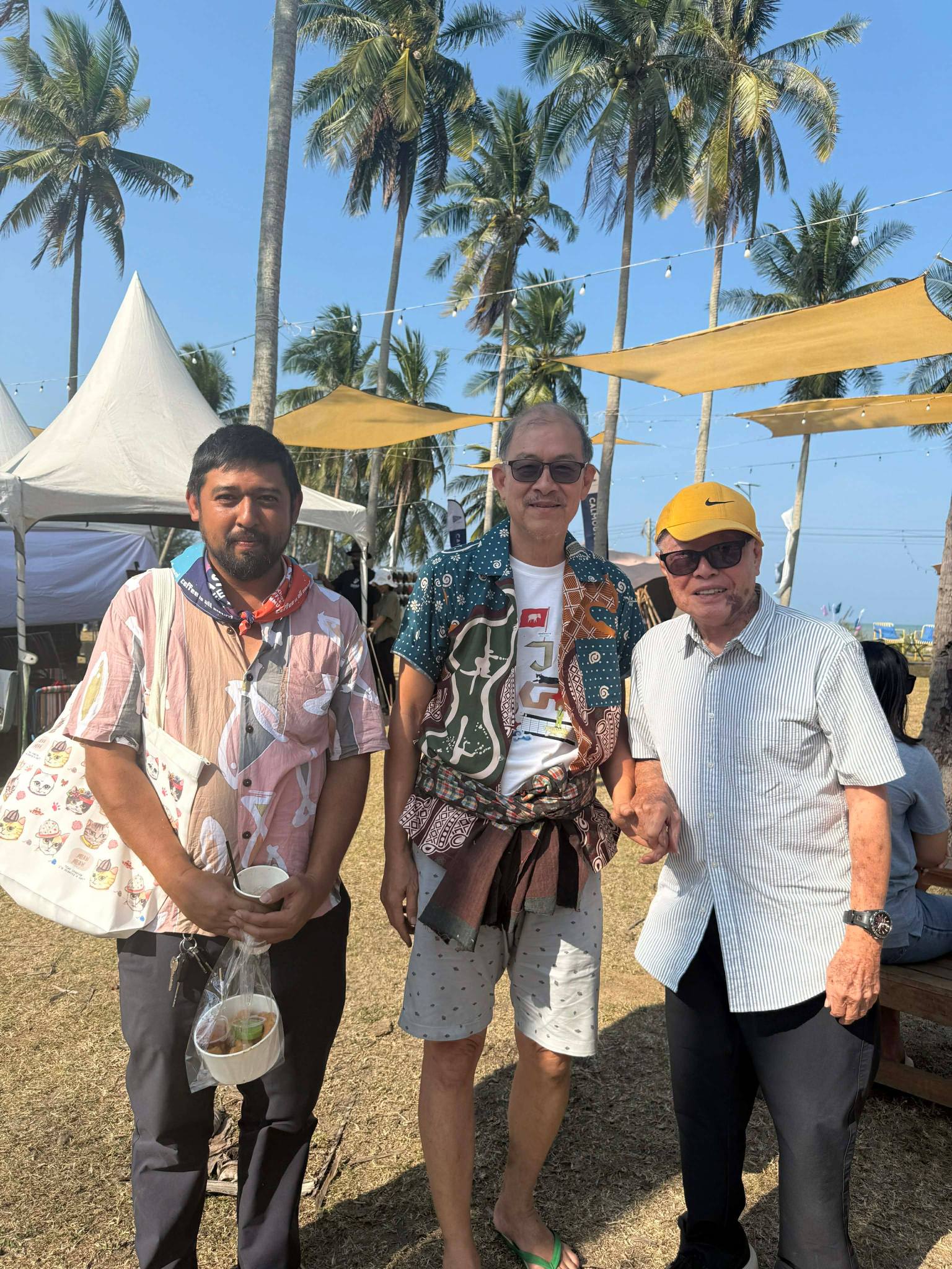 20260404_2 วันนี้มีรูปกับเขาเท่านี้ครับ  AtBovornBeach