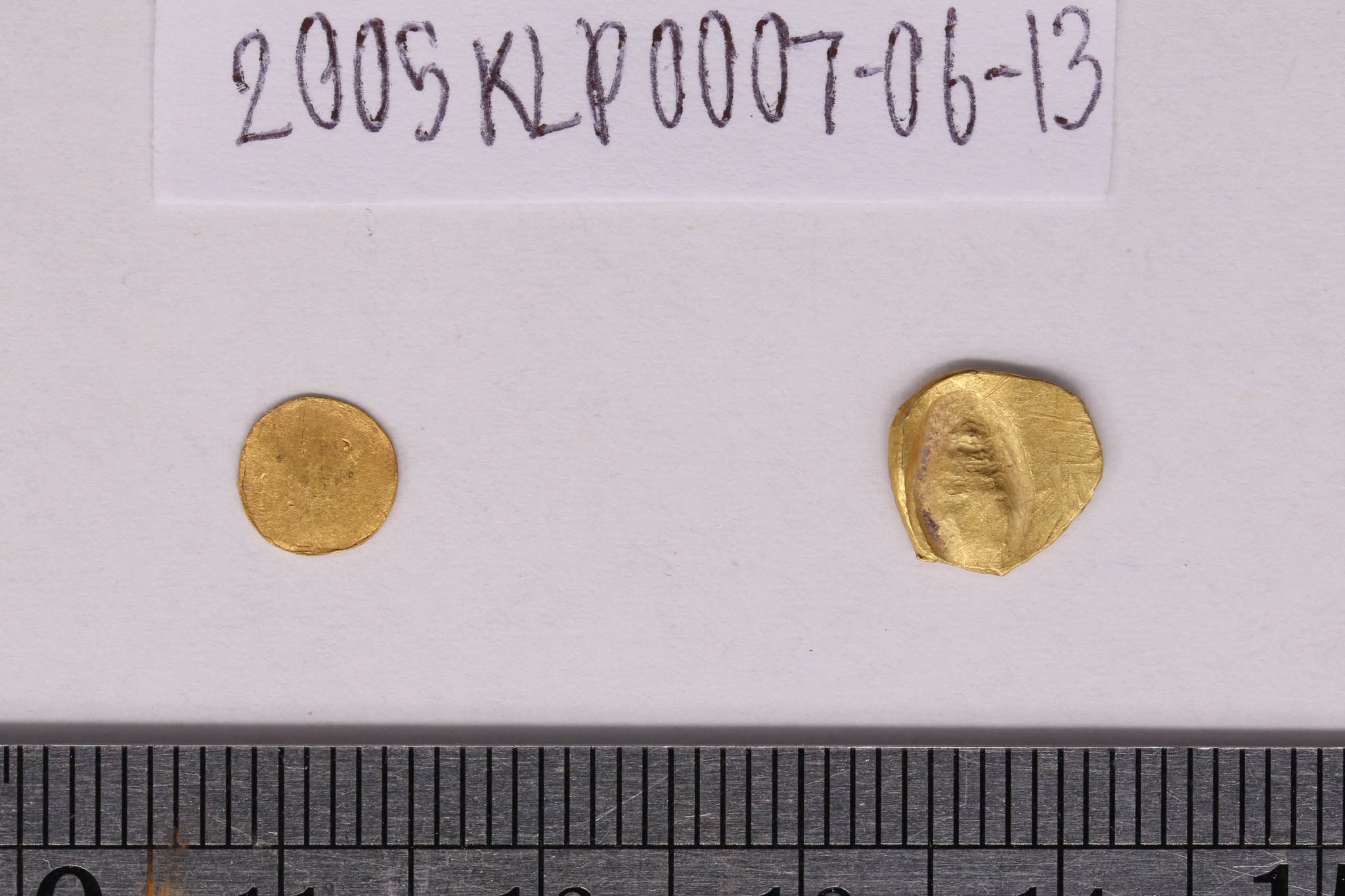 2410043